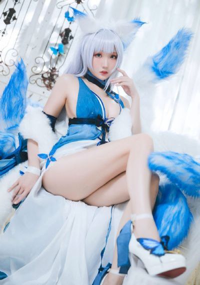 强j2:制服y惑